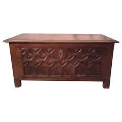 18th Century Carved Trunk in Walnut Wood 5