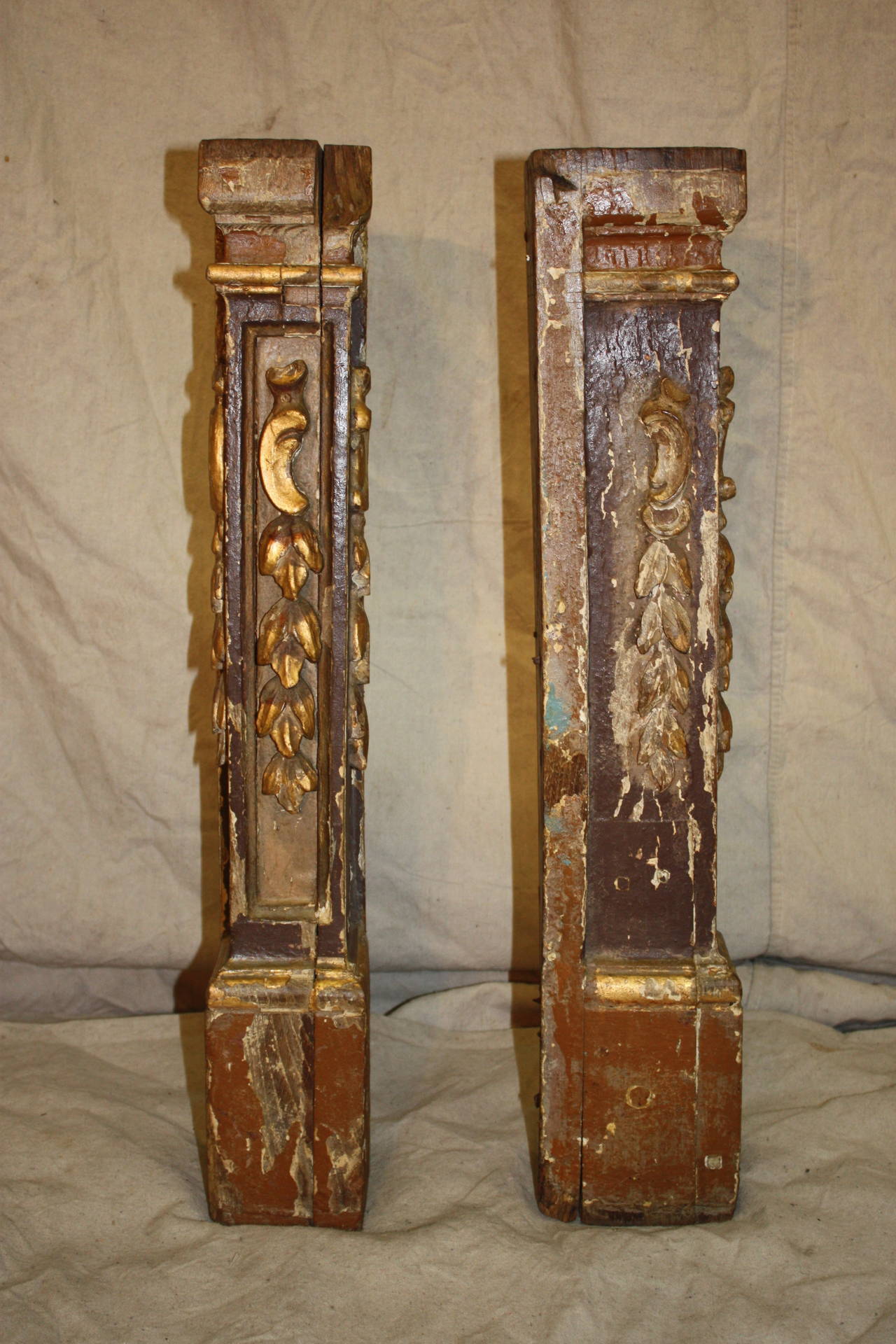 Wood 18th Century Pair of Italian Pedestals For Sale