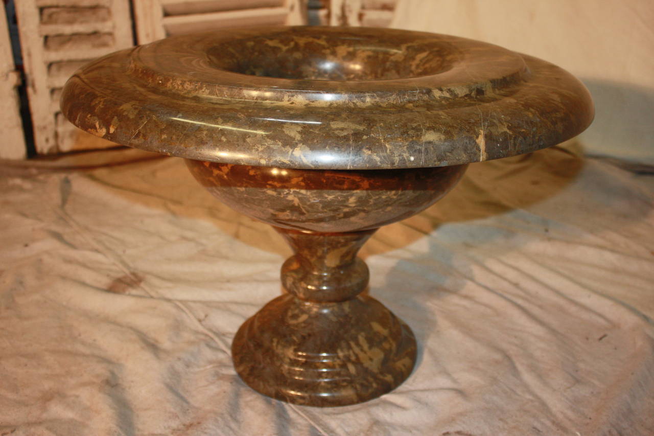 Beautiful French marble urn, circa 1960, provenance: Paris, France.