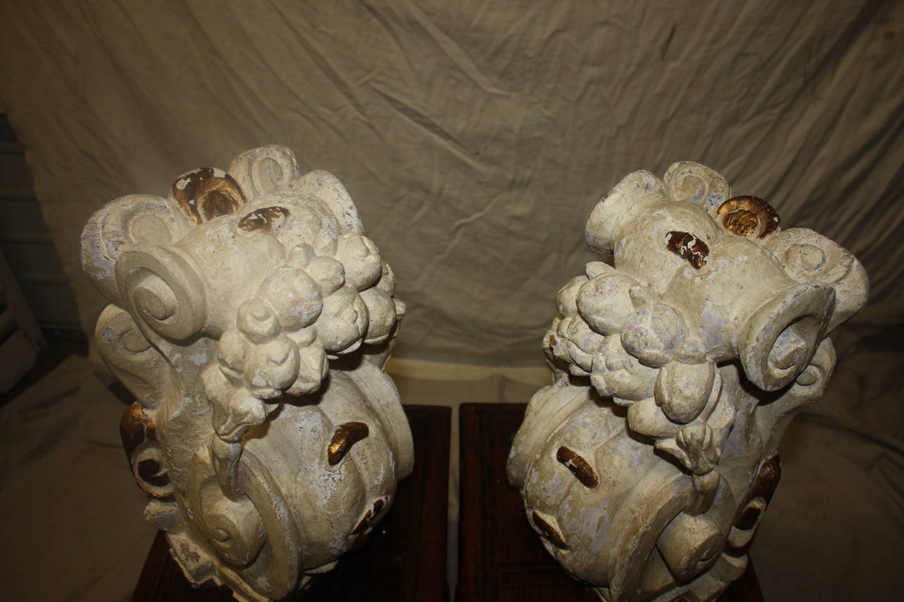 Pair of 18th Century Carved Wall Consoles For Sale 1
