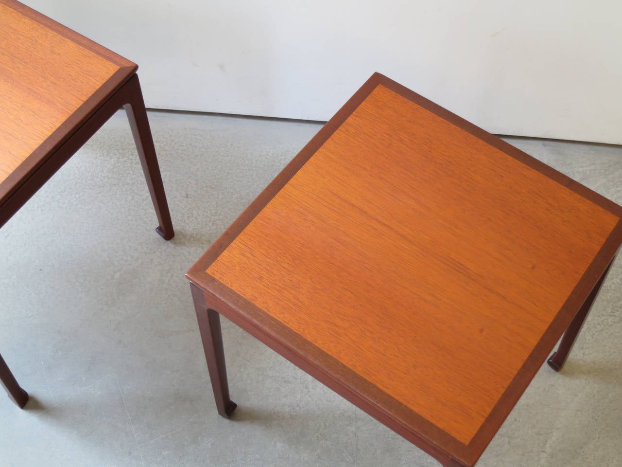 Pair of Elegant Side Tables by Ole Wanscher In Excellent Condition For Sale In New York, NY