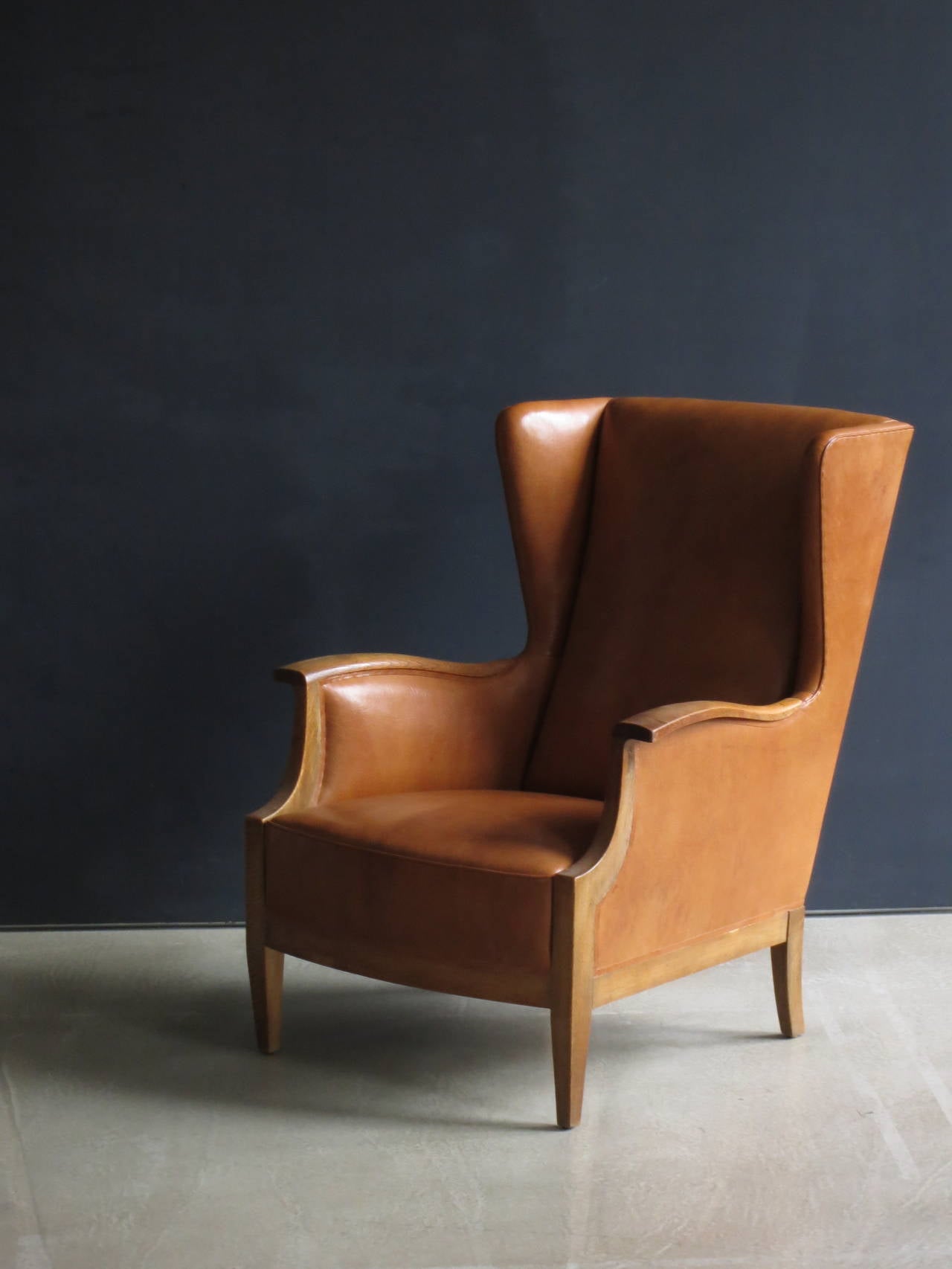 Mid-20th Century 1930s Wingback Chair in Nigerian Leather and Oak by Frits Henningsen