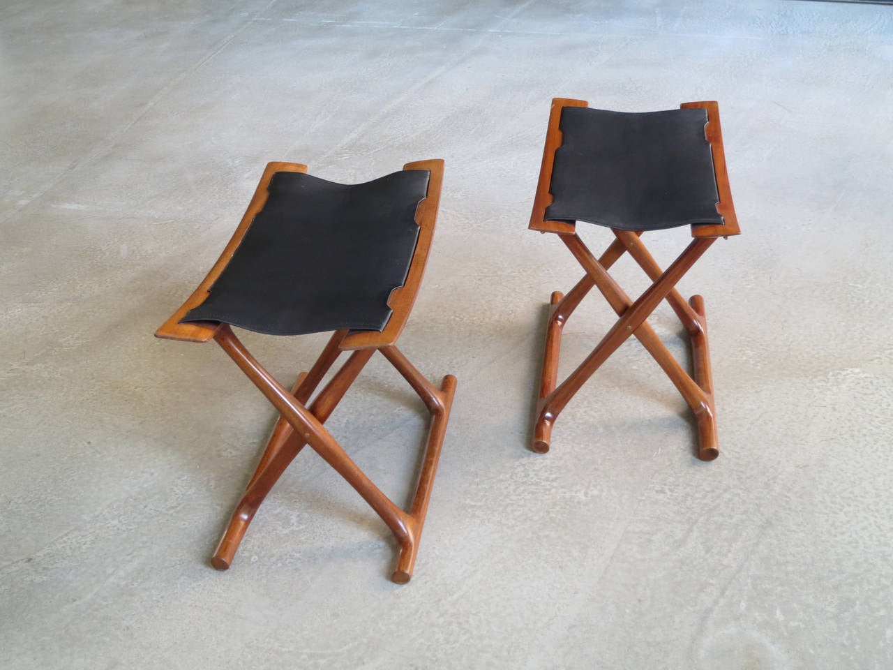 Pair of Egyptian Folding Stools by Ole Wanscher In Excellent Condition For Sale In New York, NY