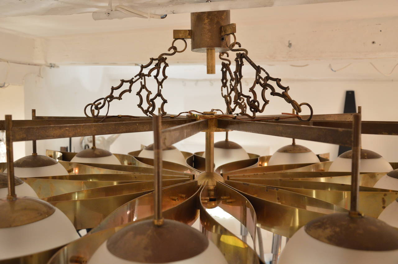 Mid-20th Century Very Important Chandelier by Gio Ponti in Brass and Glass