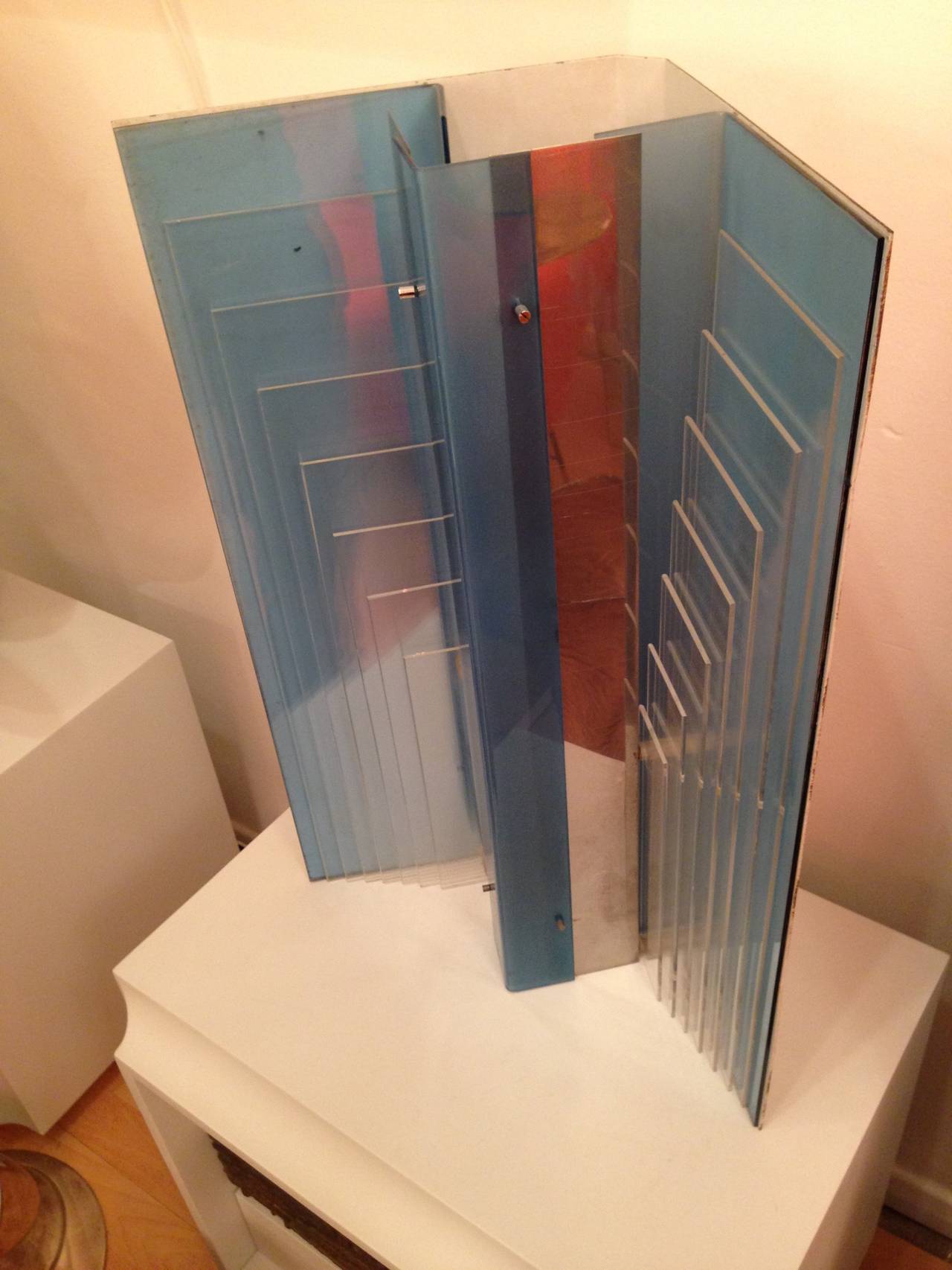 Modernist table lamp in steel and plexiglas In Excellent Condition For Sale In Nice, FR