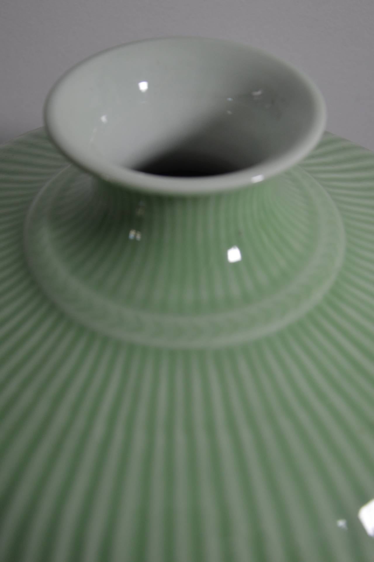 Important Green Vase in Hydric Shape For Sale 1