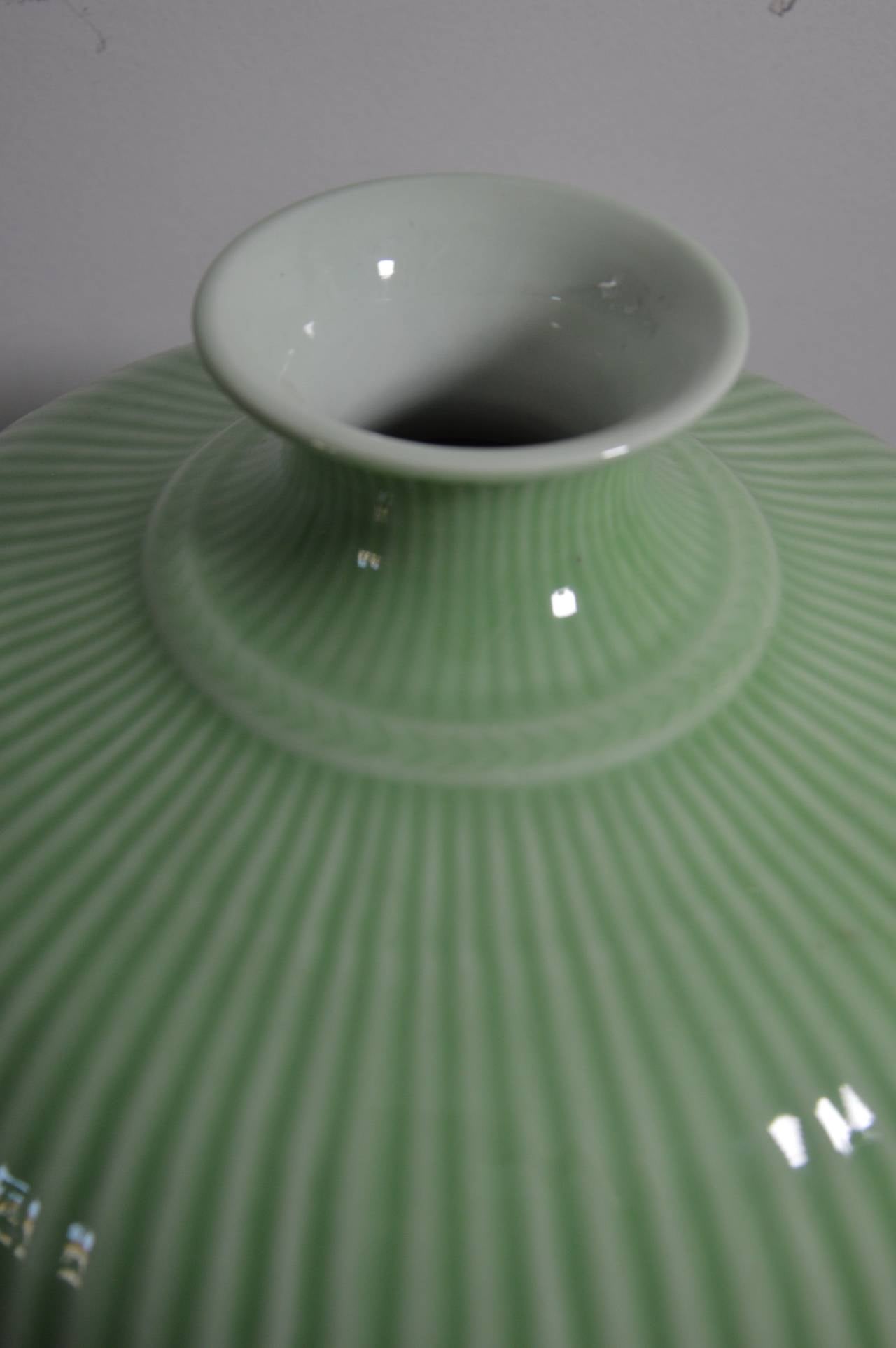 Late 20th Century Important Green Vase in Hydric Shape For Sale