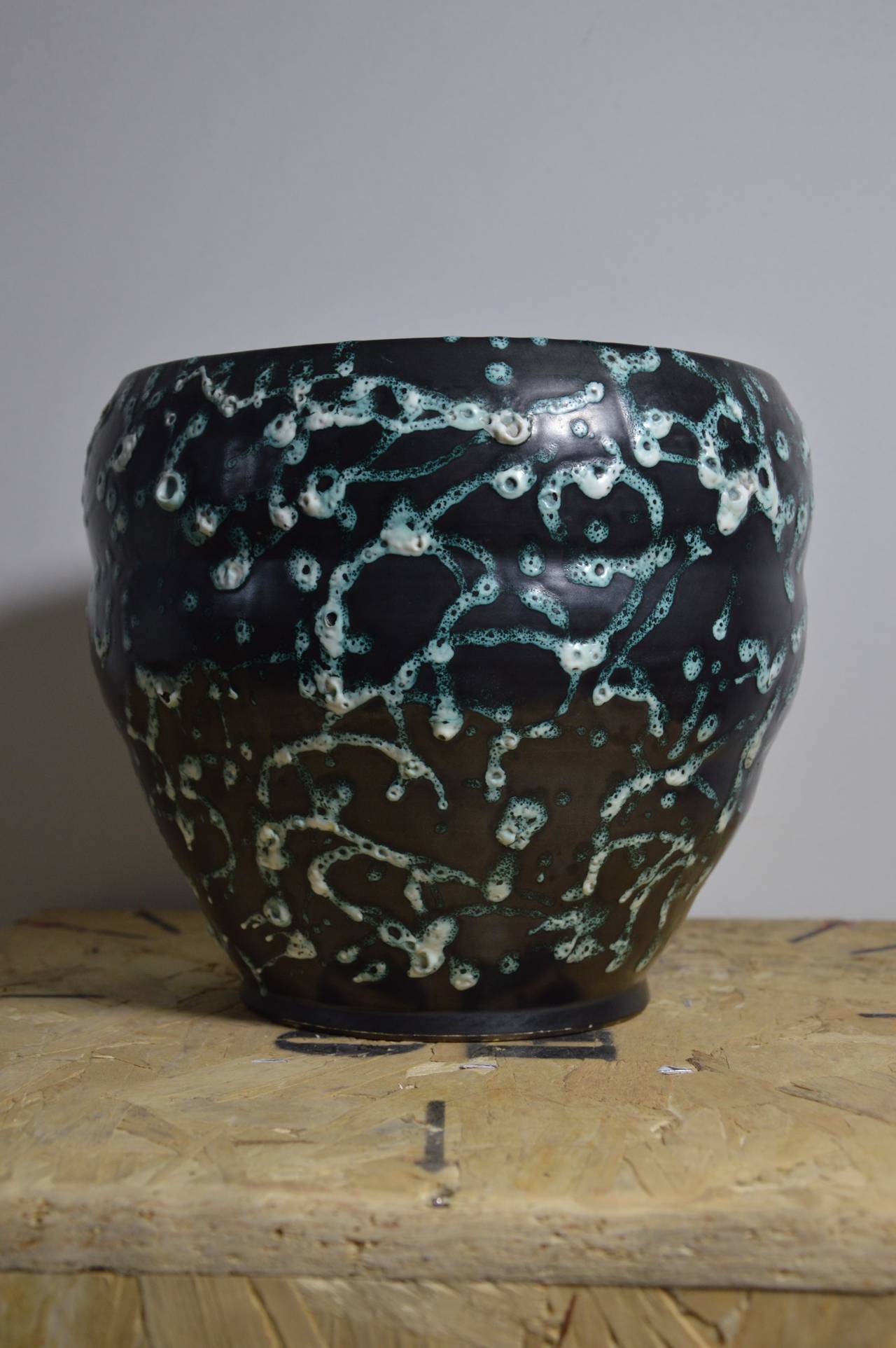 Jar in Black Ceramic