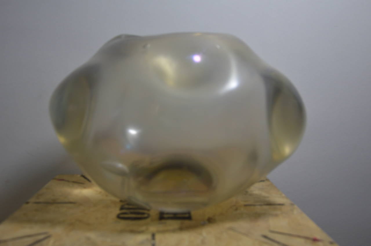 Unique transparent vase in glass by Massimo Micheluzzi. Glass with bubbles and reflection gasoline. 
Signed on the bottom, with certificate. 
Measures: H 28cm, D 48cm.