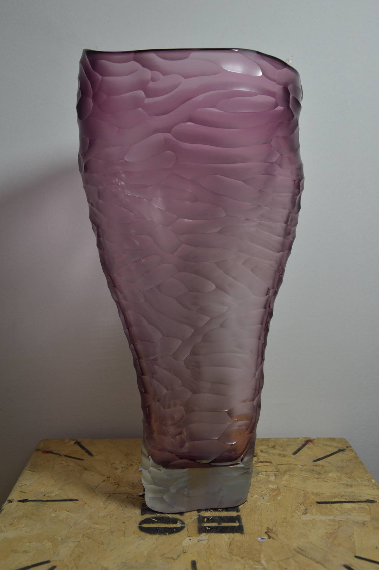 Purple Unique Vase in Glass by Massimo Micheluzzi In Excellent Condition For Sale In Nice, FR