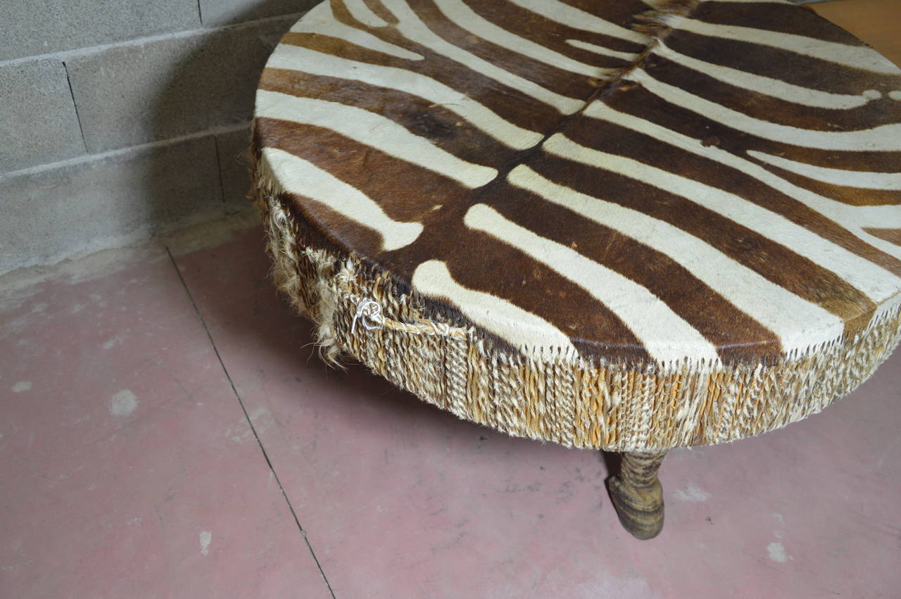 Drum Stool or Coffee Table in Zebra Leather In Excellent Condition For Sale In Nice, FR