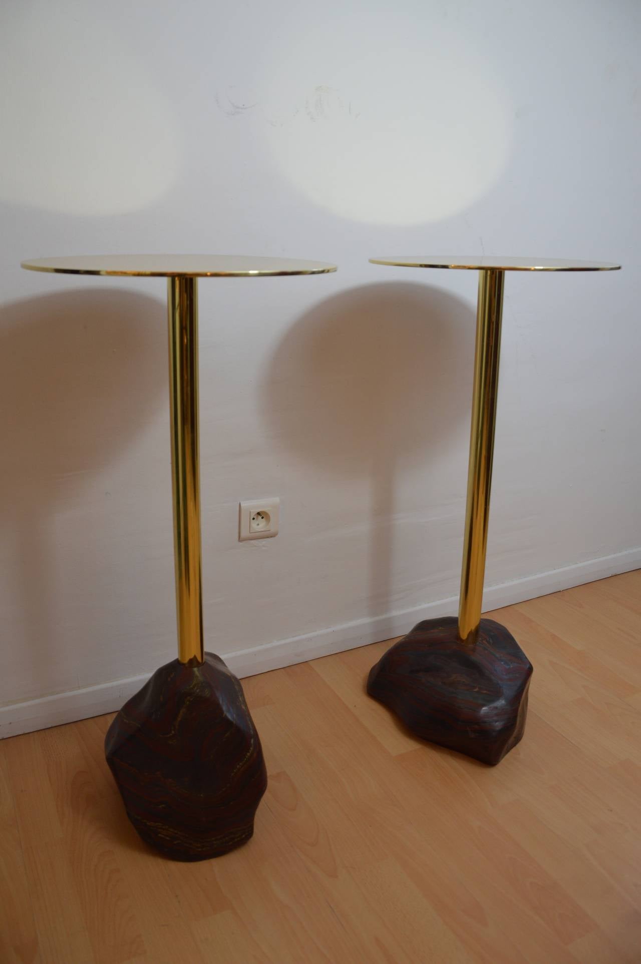 Italian Pair of pedestals tables in brass with striped iron stone from Madagascar feet For Sale