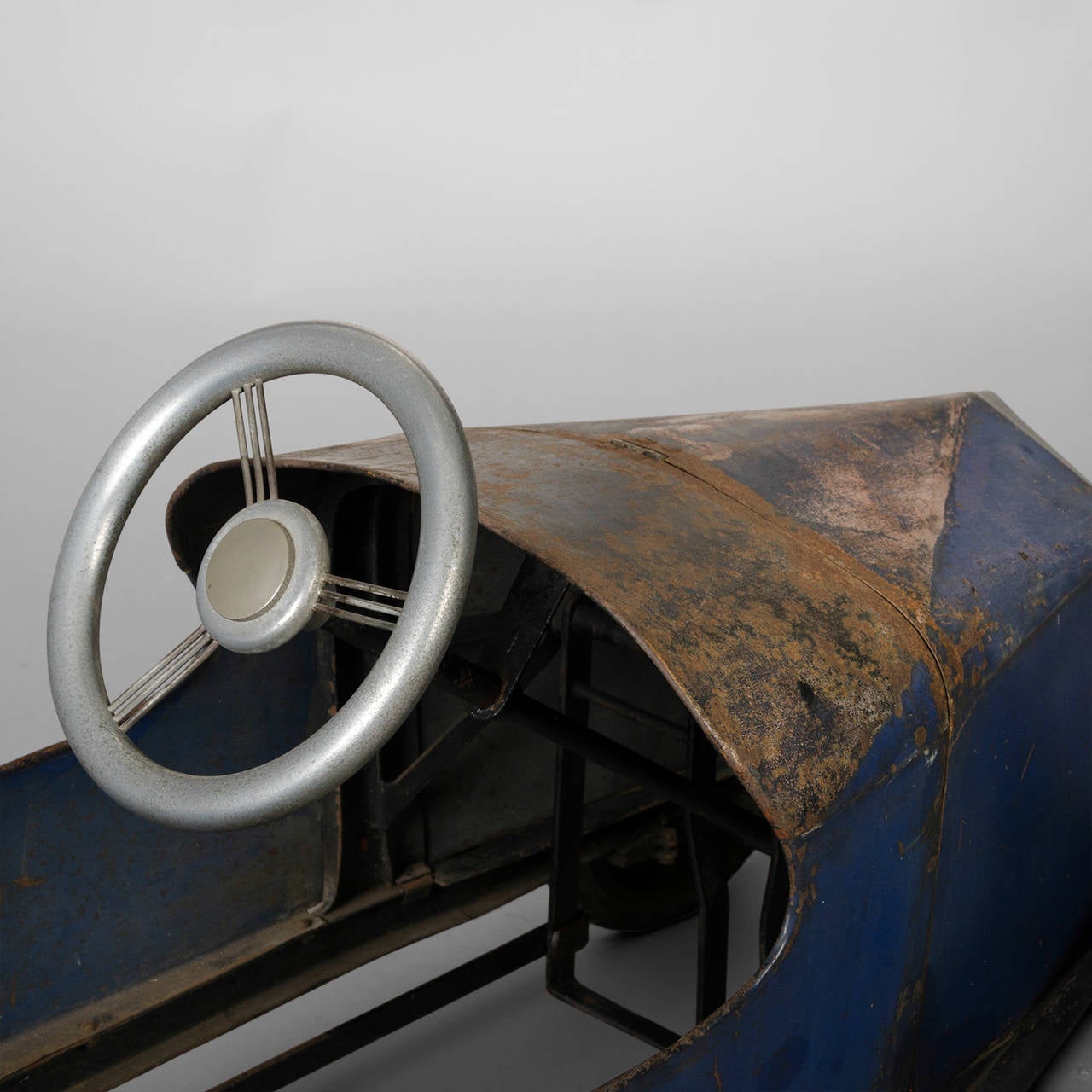 Pedal Car, 1930s Craft Work In Fair Condition In Saint-Ouen, FR