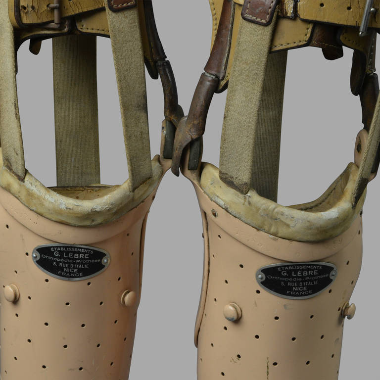 Métal Deux rares paires de pieds artificiels