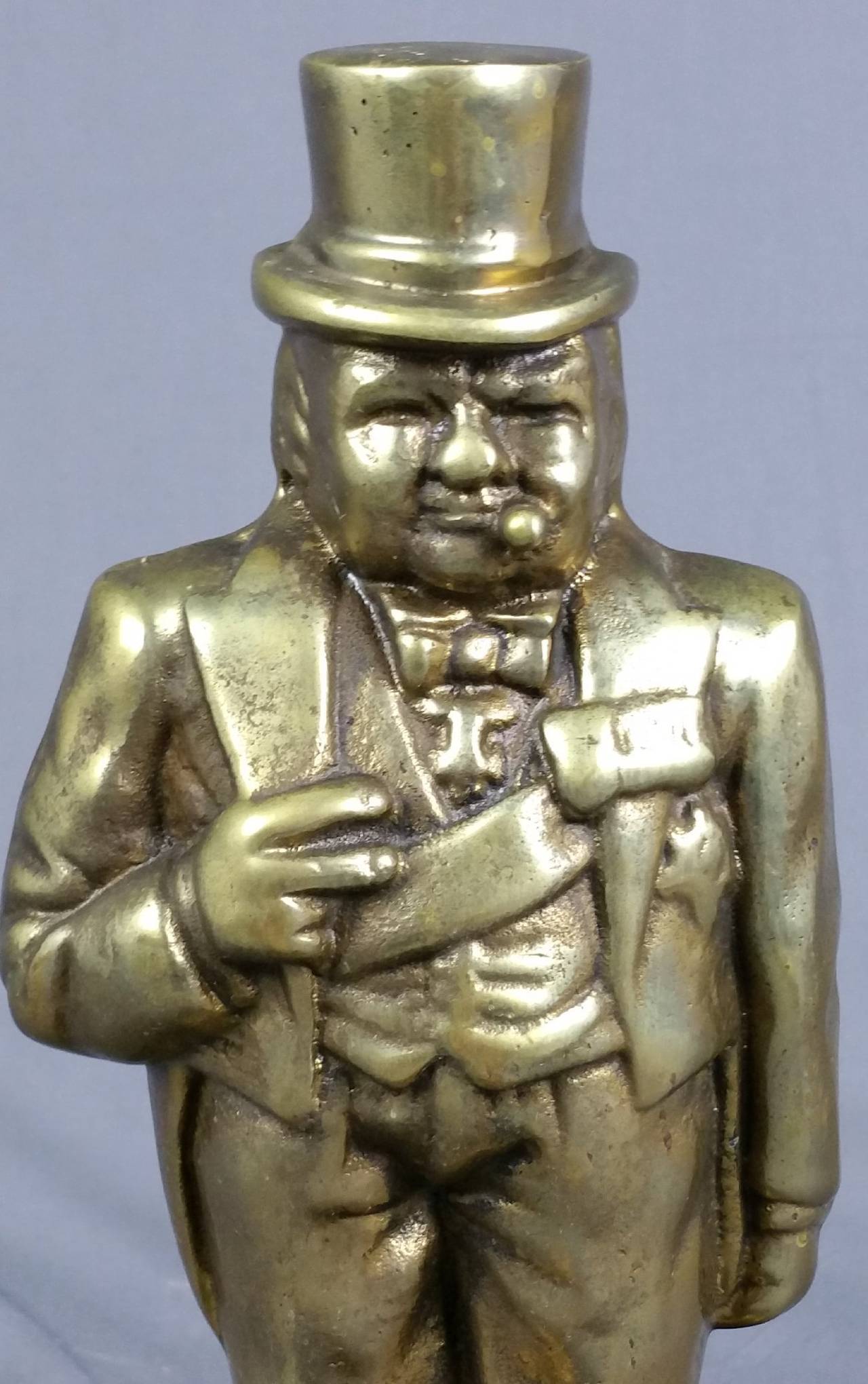 Mid-20th Century Brass Churchill Doorstop In Excellent Condition In London, west Sussex