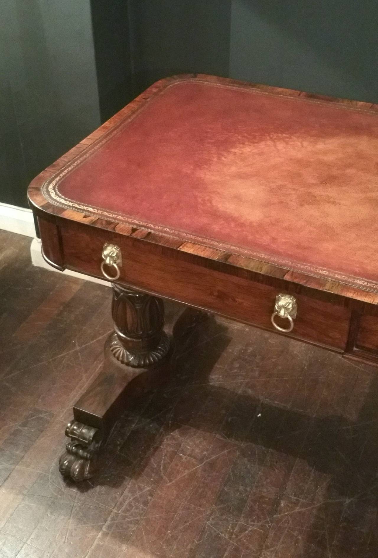 Regency Rosewood Library Table on Column Supports In Excellent Condition In London, west Sussex