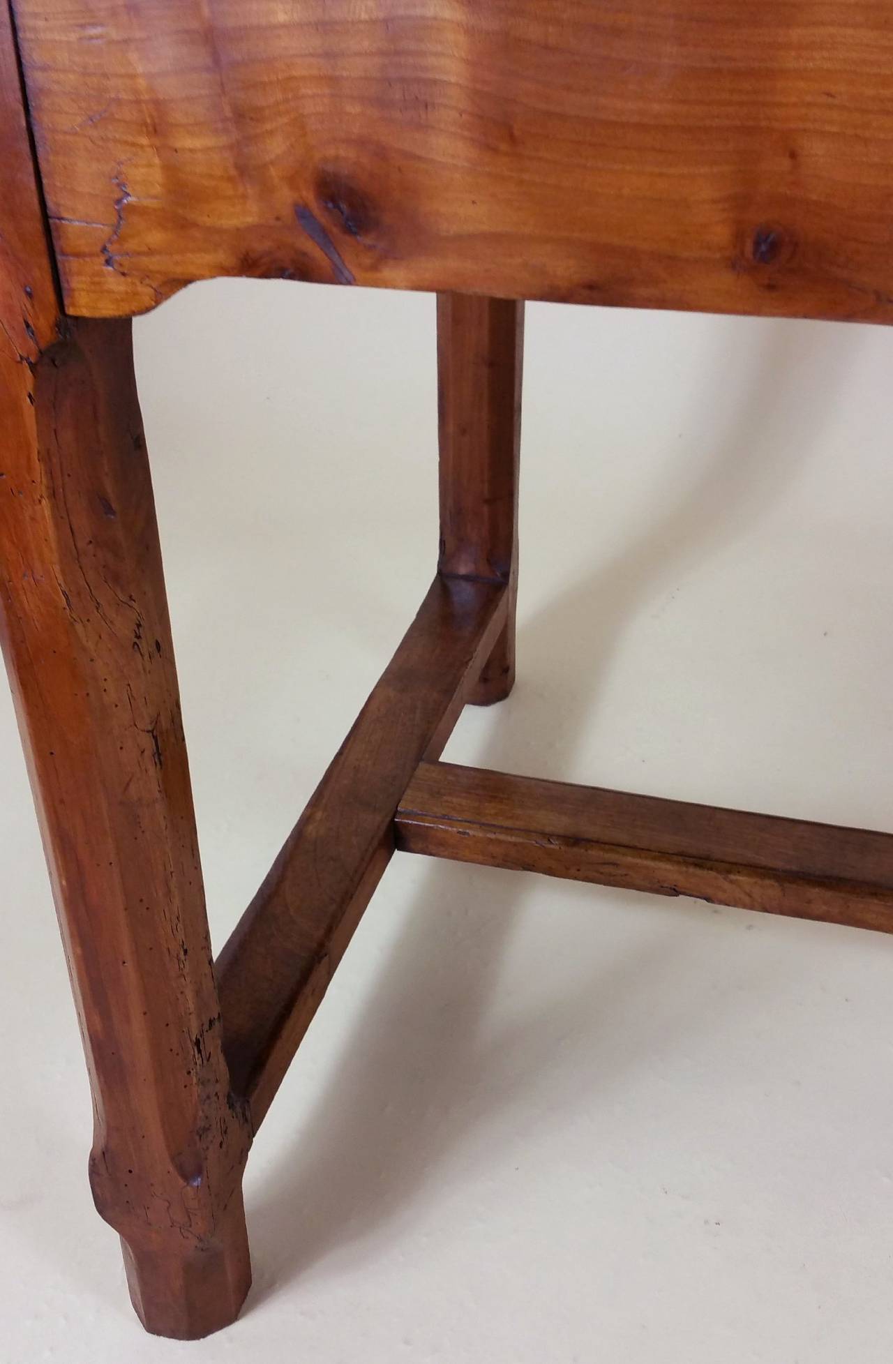 Early 19th Century French Cherrywood Farm House Table (Französisch)