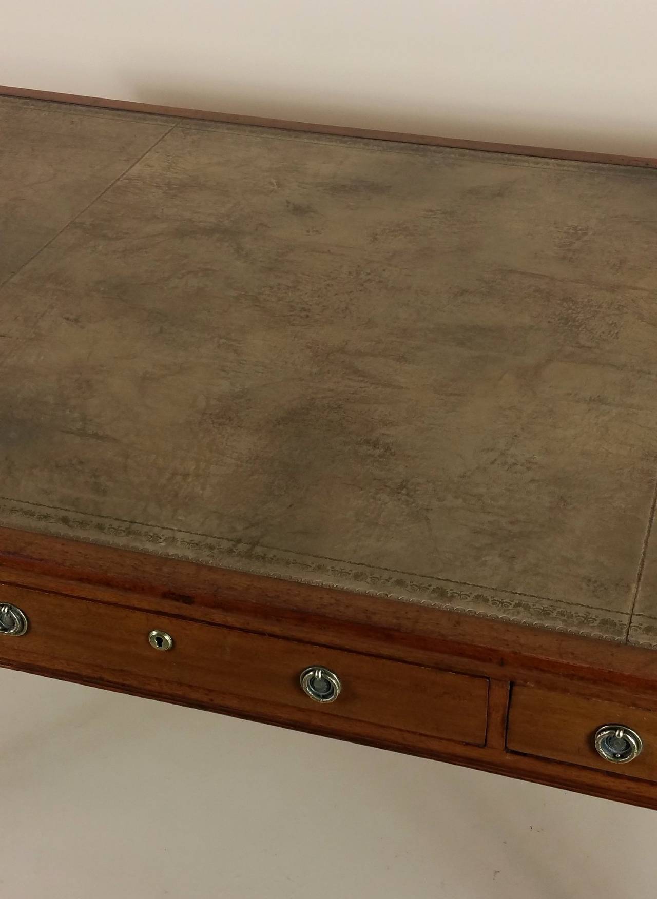 Fine Quality Victorian Mahogany Writing Table 3