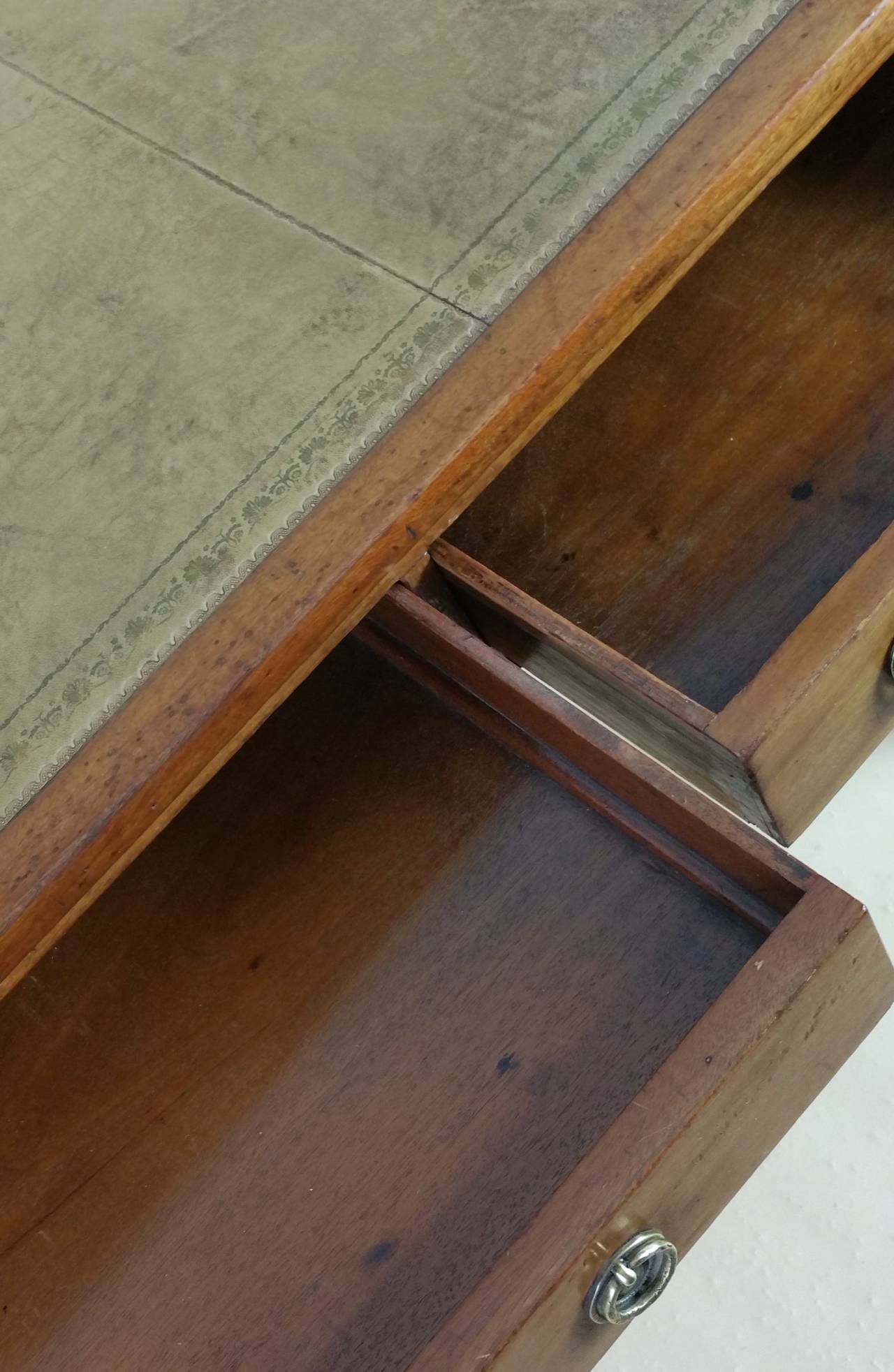 19th Century Fine Quality Victorian Mahogany Writing Table