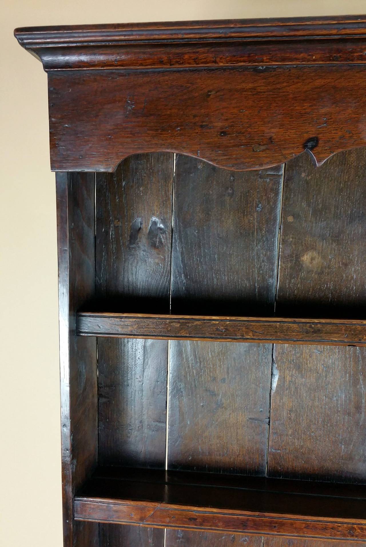 Mahogany Superb Mid-18th Century Oak Cottage Dresser For Sale