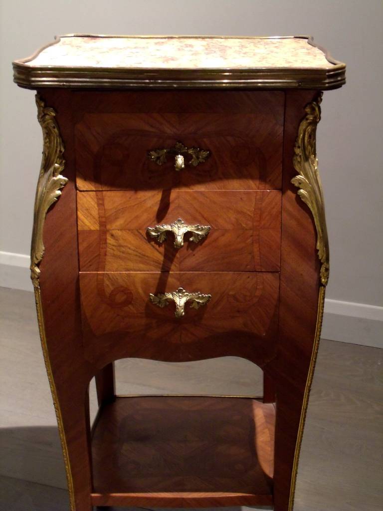 Pair of Marble Topped Kingwood Bedside Tables In Excellent Condition In London, west Sussex
