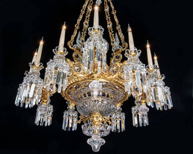 Unusual Gilt Bronzed and Cut Glass Victorian, Twelve-Light Chandelier In Excellent Condition For Sale In Steyning, West sussex
