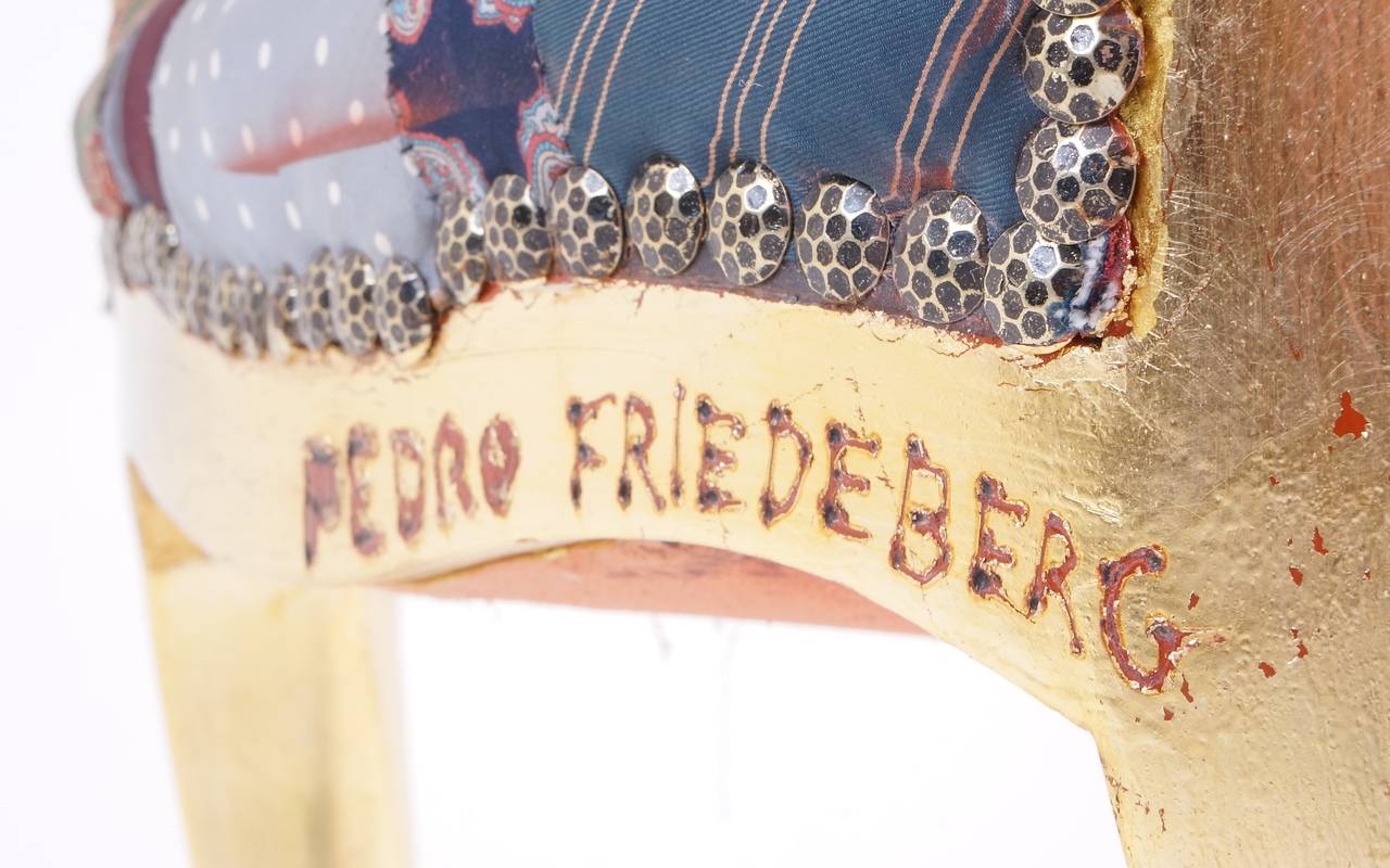Einzigartiger Pedro Friedeberg Hands and Krawatten-Stuhl Blattgold im Angebot 3