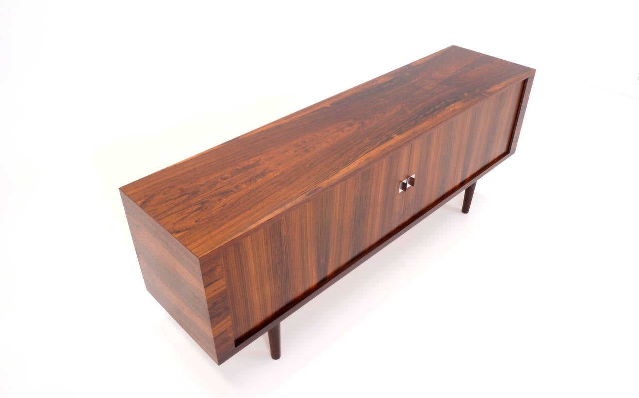 President Credenza Designed by Hans Wegner, Brazilian Rosewood In Excellent Condition In Kansas City, MO
