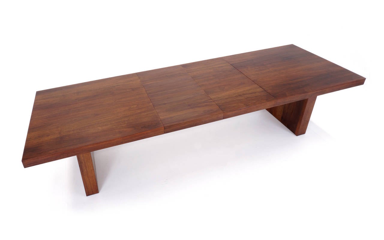 Milo Baughman Dining Table. Extends to 9 feet. In Excellent Condition In Kansas City, MO