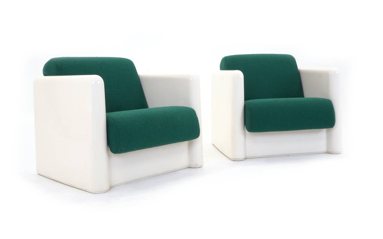 Nice mod pair of fiberglass lounge chairs.  Excellent construction.  Very comfortable as well.