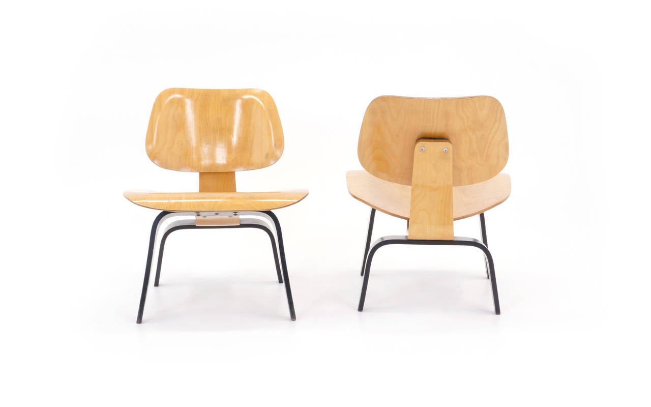 Early Pair of Eames for Evans / Herman Miller LCWs In Good Condition In Kansas City, MO