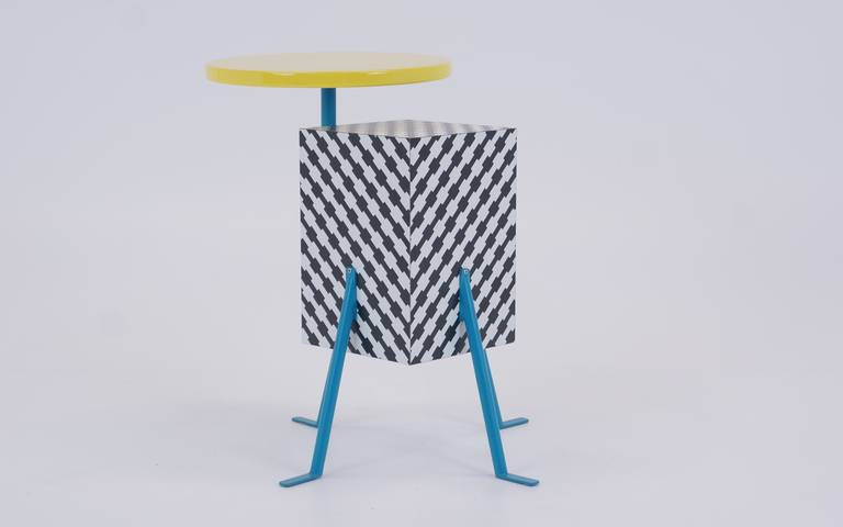 Kristall End Table designed in 1981 for Memphis.  This example is in like new condition.