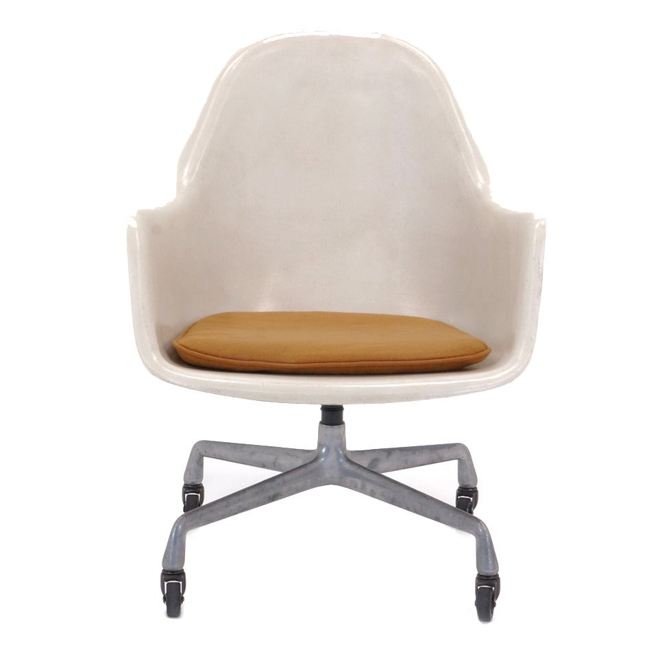 Sehr seltene Eames EC175-8. im Angebot