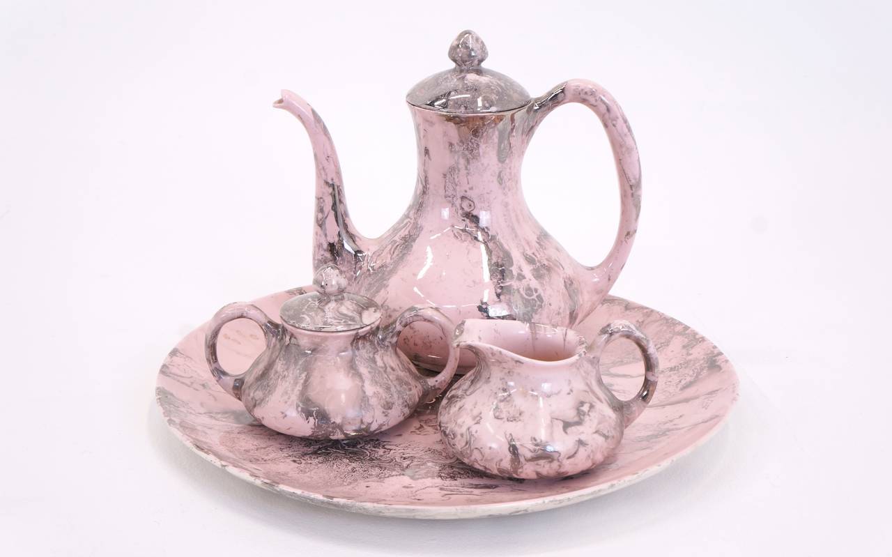 Sascha Brastoff China, Service for Twelve Plus Serving Pieces In Good Condition In Kansas City, MO