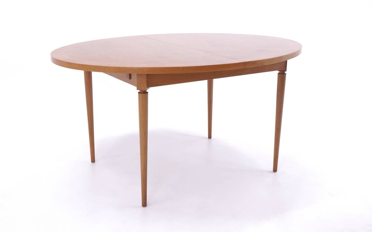 T.H. Robsjohn-Gibbings for Widdicomb Oval Dining Table, circa 1950s In Excellent Condition In Kansas City, MO