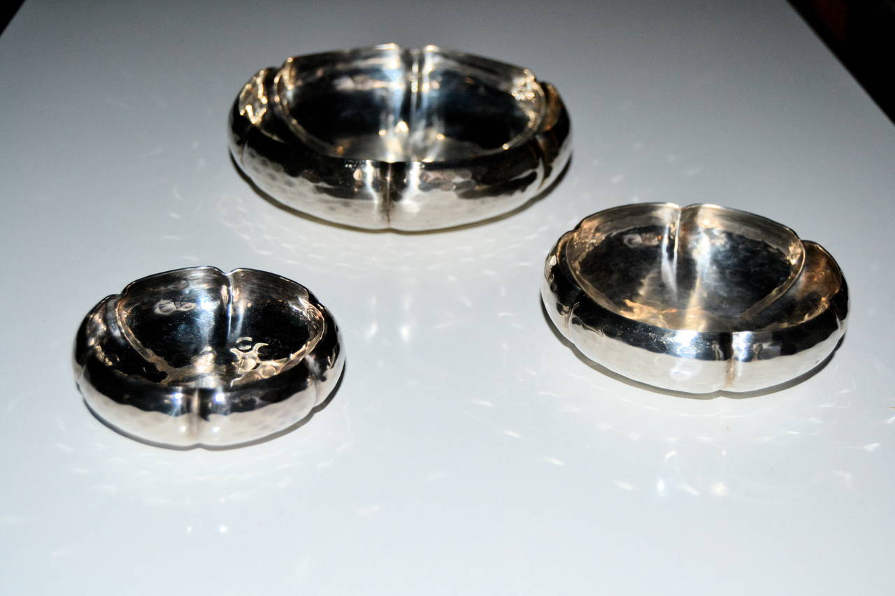 Three decorative elements in plated metal by Christian Dior. Signed and in great condition.
Dimensions are 15cm, 8cm and 4cm.