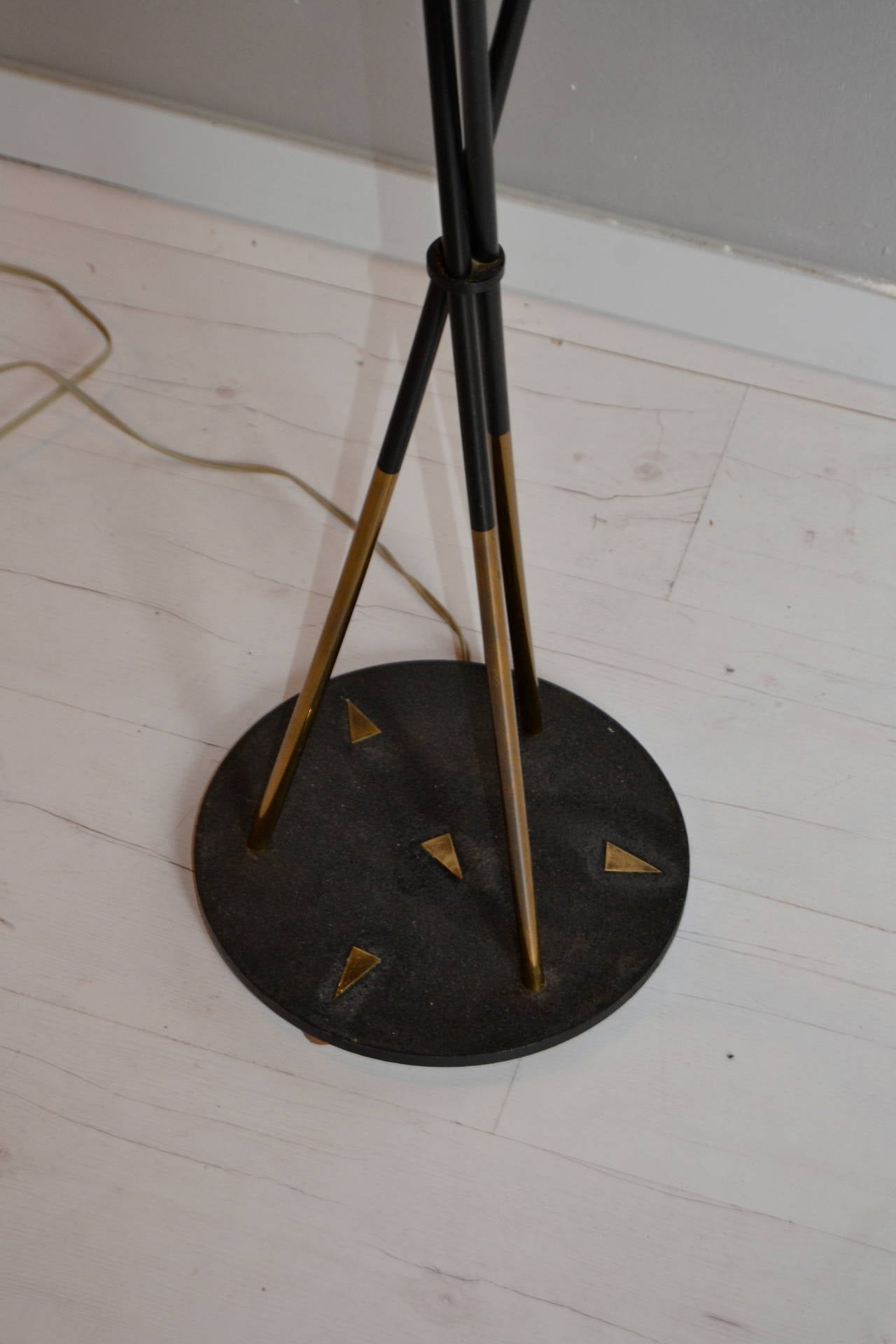 1950s floor lamp with three lights in brass and black iron base. 30º orientable system. New shades.
