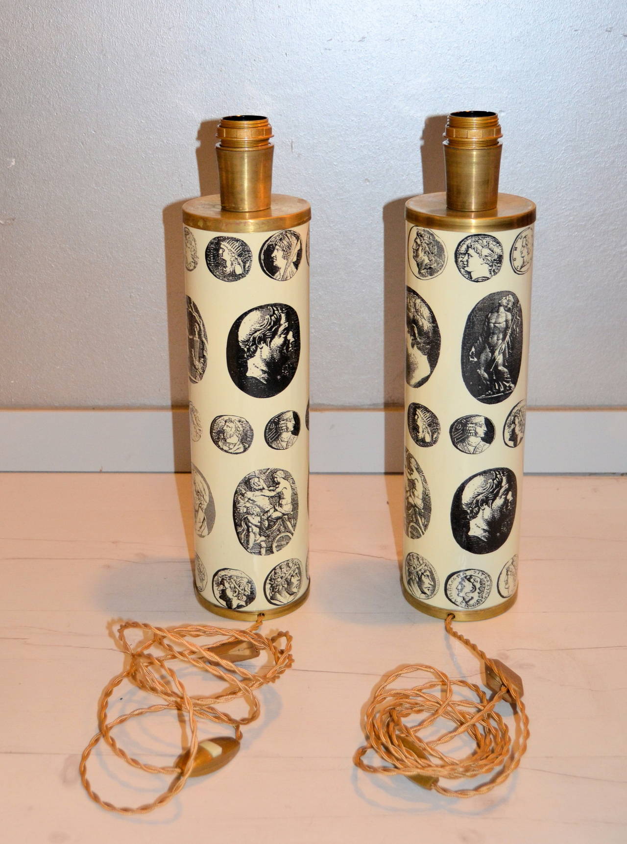 Pair of 1970s Fornasetti Cameo Lamps In Good Condition In Saint-Ouen, FR