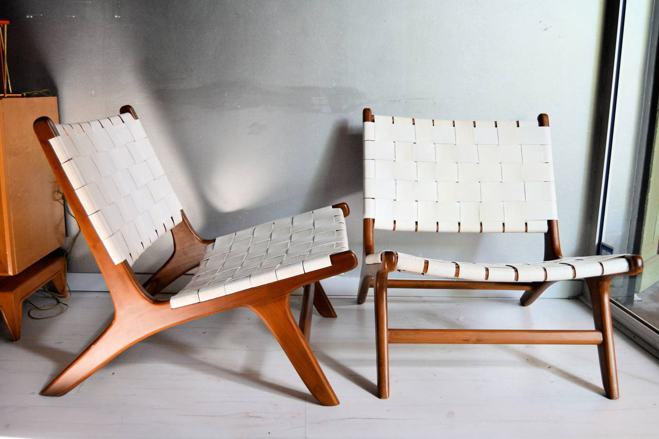 Pair of 1970s White Leather Chairs 3