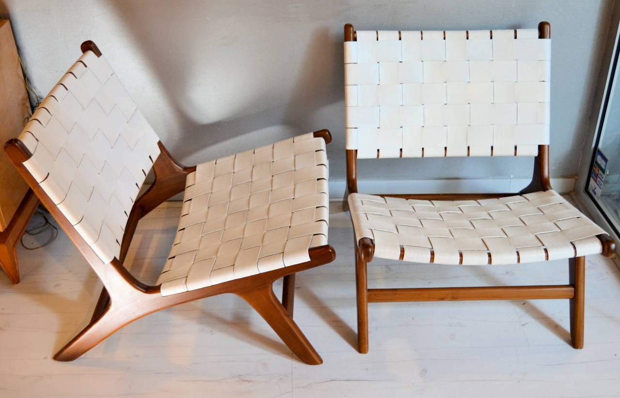 Pair of 1970s White Leather Chairs 1