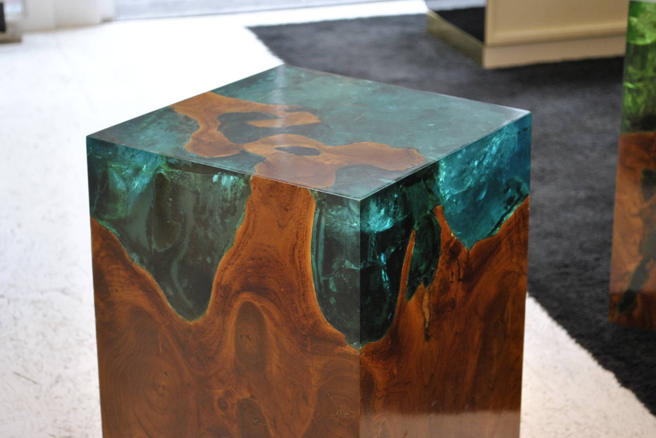 A very nice example of organic design combined with decorative fractal / cracked resin. 

 We have three different stools in this style, have a look in our other listings.