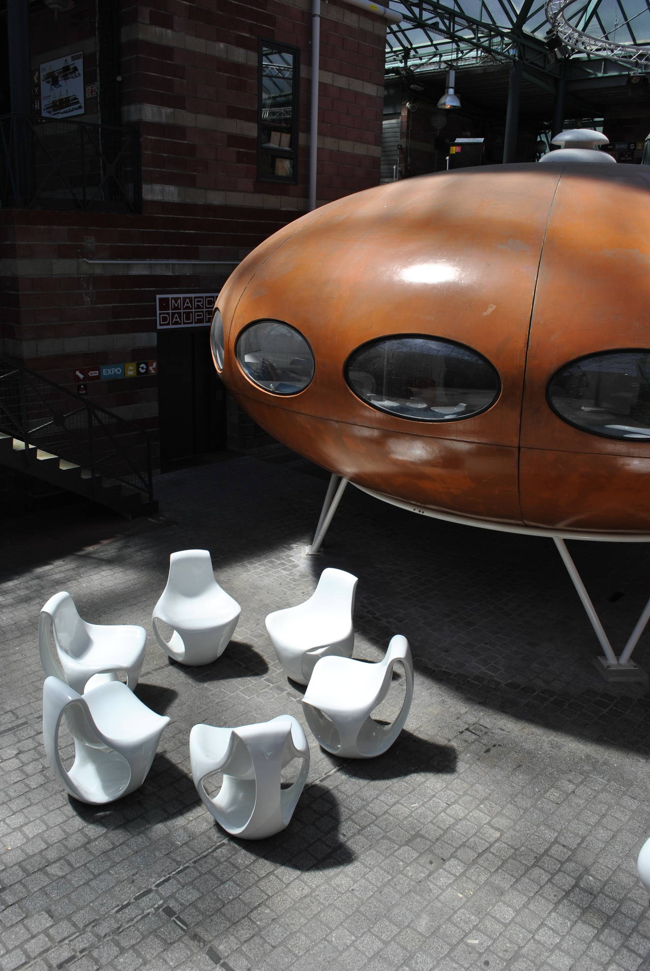 Set of Six Fiberglass Space Age Lounge Chairs, 1970s In Excellent Condition In Saint-Ouen, FR
