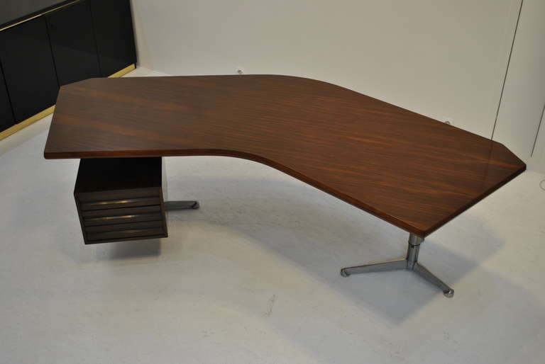 Nice Rosewood Boomerang Desk by Osvaldo Borsani for Tecno 4