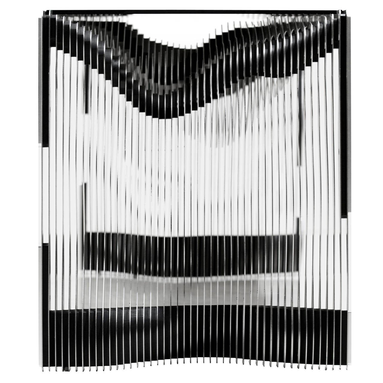 Kim Sang Hoon
Phenomena 2015-0001, 2015.
Luxteel, aluminum, wood and glass.
Measures: 210 W x 66 D x 80 H cm.
82.7 W x 26 D x 31.5 H inch.