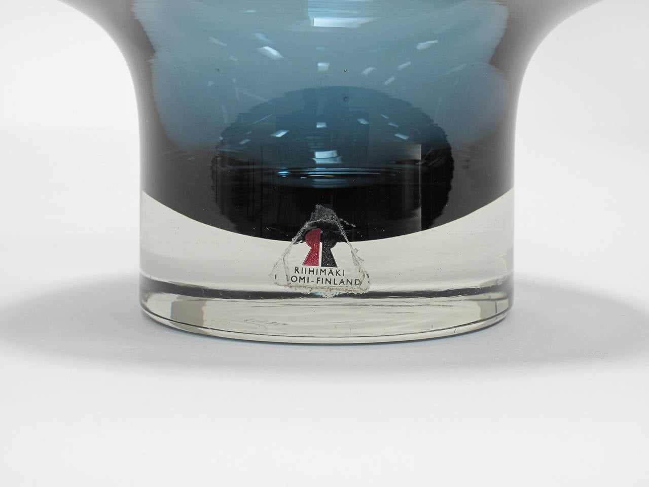 Riihimäki Finland Glass Vase by Aimo Okkolin In Excellent Condition For Sale In Los Angeles, CA