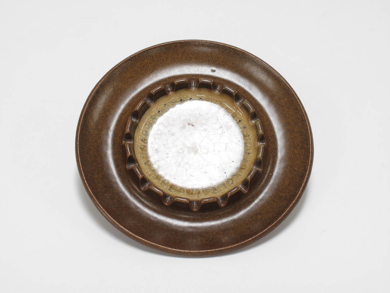 American Glazed Stoneware Dish by Robert Maxwell For Sale