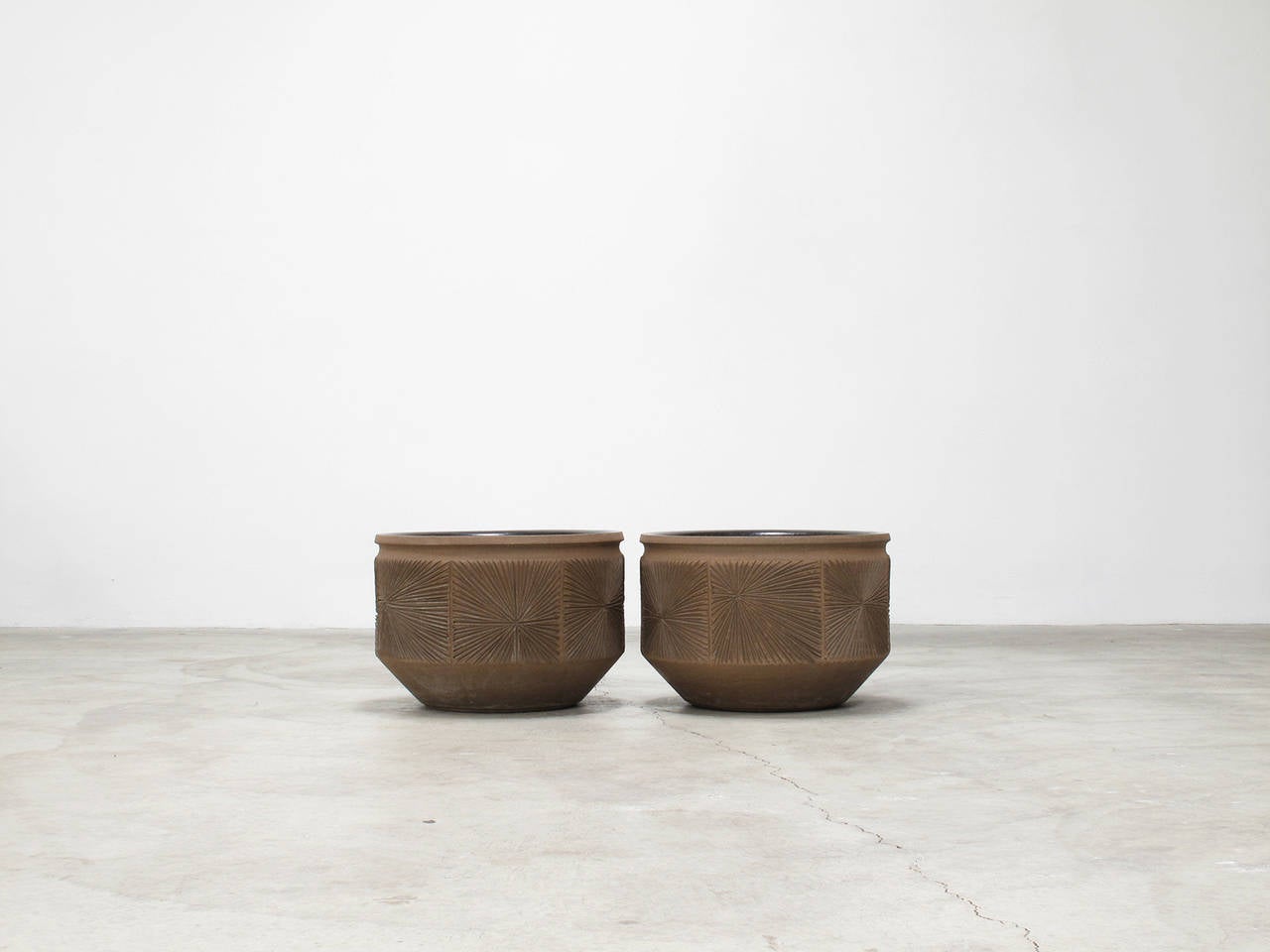 David Cressey and Robert Maxwell 'Sunburst' Planters In Excellent Condition In Los Angeles, CA
