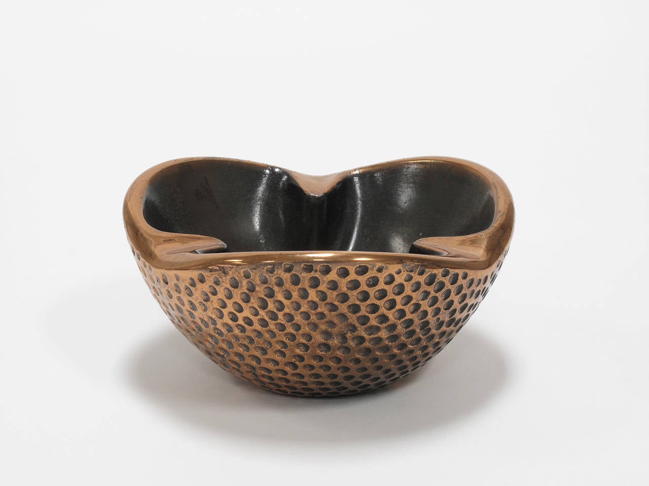 Modernist copper plated cast metal ashtray dish designed by Ben Seibel and made by Jenfred Ware, New York, 1950s