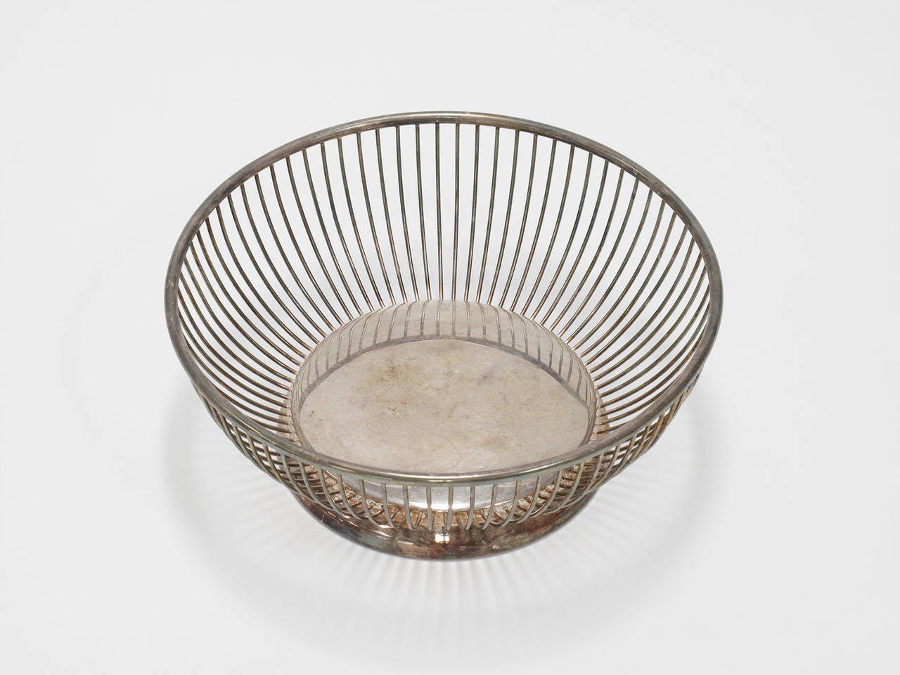 American Silver Plated Circular Wire Basket