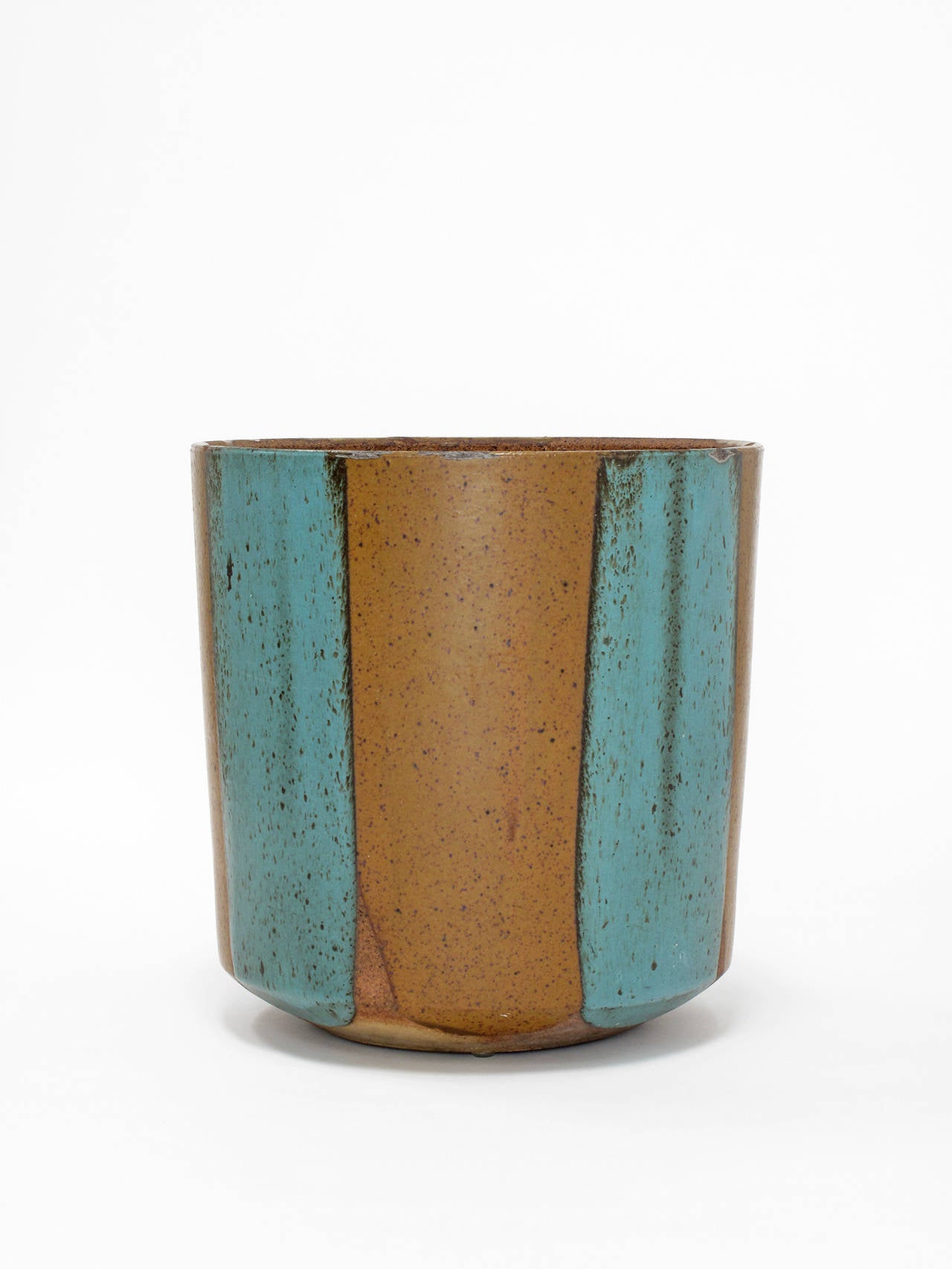 David Cressey
'Flame' design ceramic vessel
Stoneware, glazed stone blue and golden ochre
Pro Artisan collection
Architectural Pottery
Los Angeles, California, 1960s
13.5 high x 13.25 diameter inches